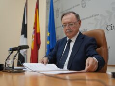 60 000 migrants entrent à Ceuta : une crise frontalière mal gérée pourrait-elle fragiliser le tourisme et l’économie locale espagnole ? رئيس سبتة خوان خيسوس فيفاس يتحدث عن طوارئ الهجرة في 29 يوليو 2026
