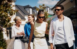 Pourquoi les voyageurs saoudiens continuent-ils de choisir la France ? Les nouveaux chiffres du tourisme donnent la réponse La Vallee Village - Paris Region, France