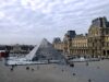Calendrier des expositions à Paris 2026–2027 : les rendez-vous qui méritent le voyage Visitors outside the Louvre Pyramid in Paris, ranked first in the Museum Power Index 2026