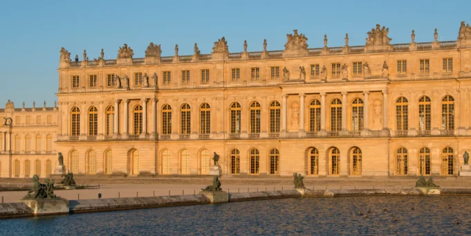 Palace of Versailles Exterior Palace of Versailles golden façade and royal courtyard for a Versailles day trip