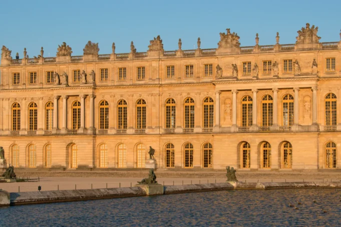 Palace of Versailles golden façade and royal courtyard for a Versailles day trip