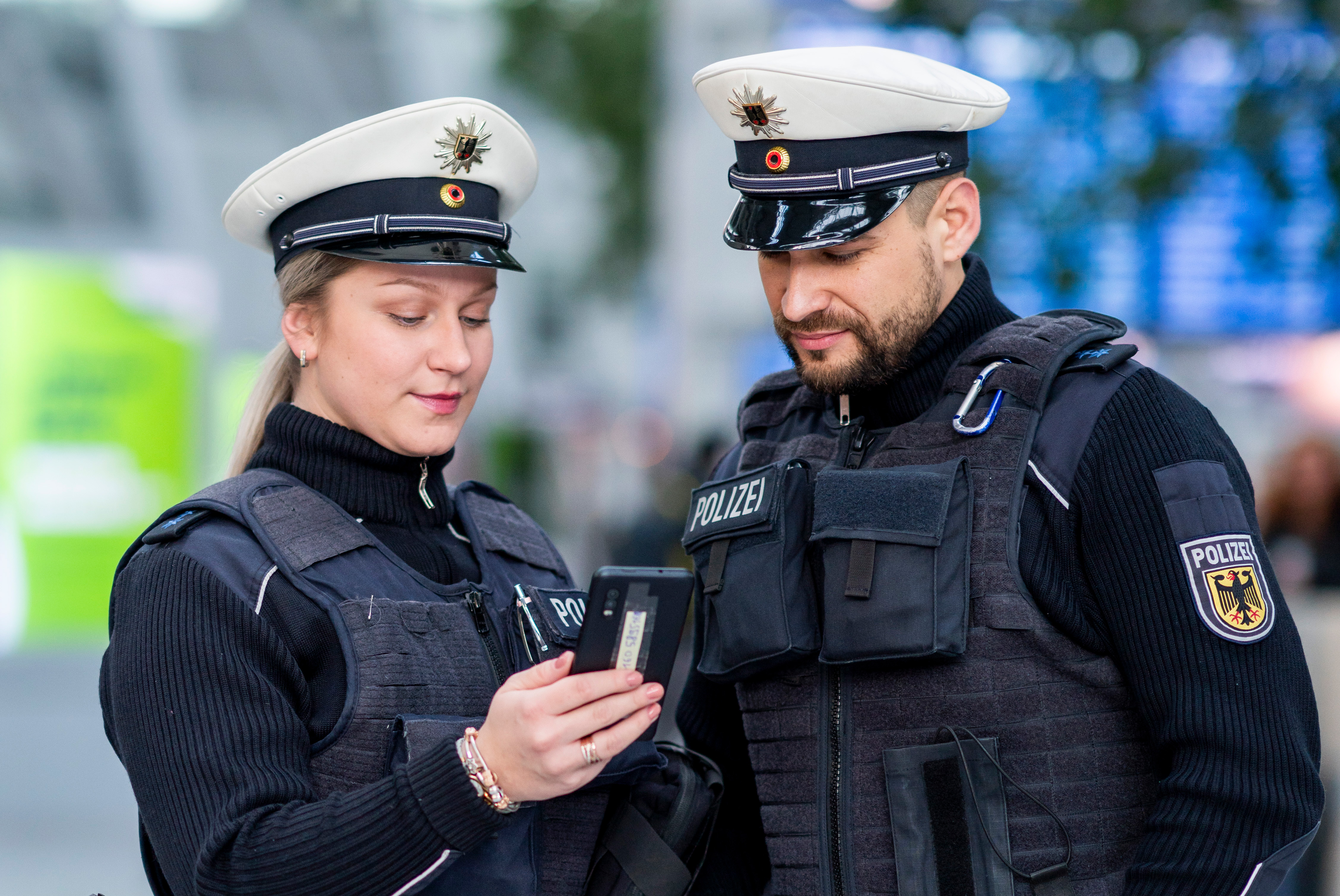 Italy Border Controls Return for Arrivals from Spain: Is Schengen at Risk? Italy border controls at a European airport during Schengen security checks