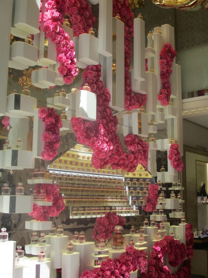 Boutique de beauté de luxe Guerlain à Paris