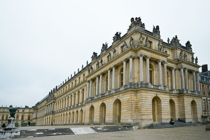 Le château de Versailles : le choix du transport doit préserver du temps pour la visite.