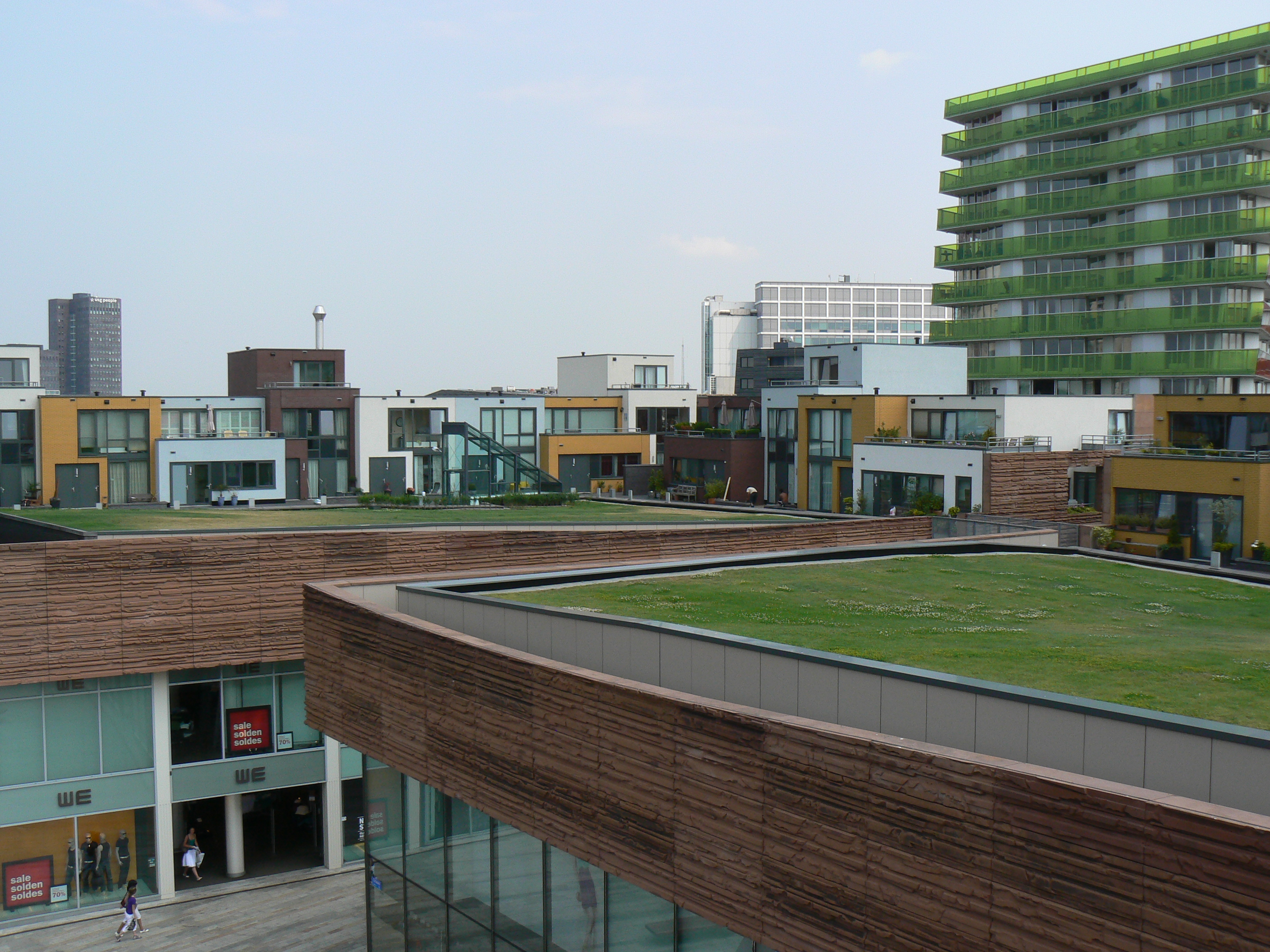 De Citadel in Almere with shops, green roofs and colourful housing by Christian de Portzamparc