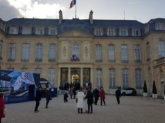 Peut-on visiter le palais de l’Élysée ? Comment entrer dans le palais présidentiel à Paris Façade de la cour d’Honneur du palais de l’Élysée à Paris lors d’une ouverture patrimoniale
