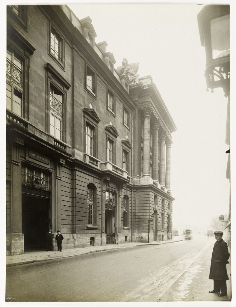 Historic 1921 photograph of Hôtel de Crillon’s side façade on rue Boissy-d’Anglas