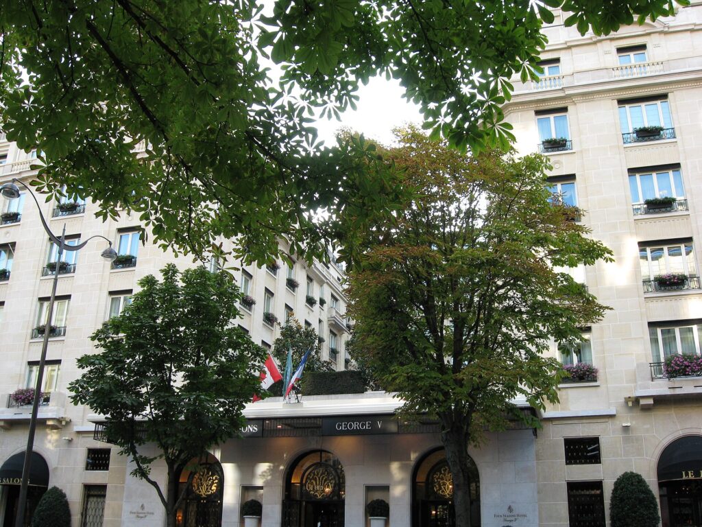 Historic exterior view of Hôtel George V Paris