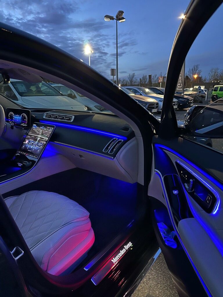 Chauffeur cabin in Paris