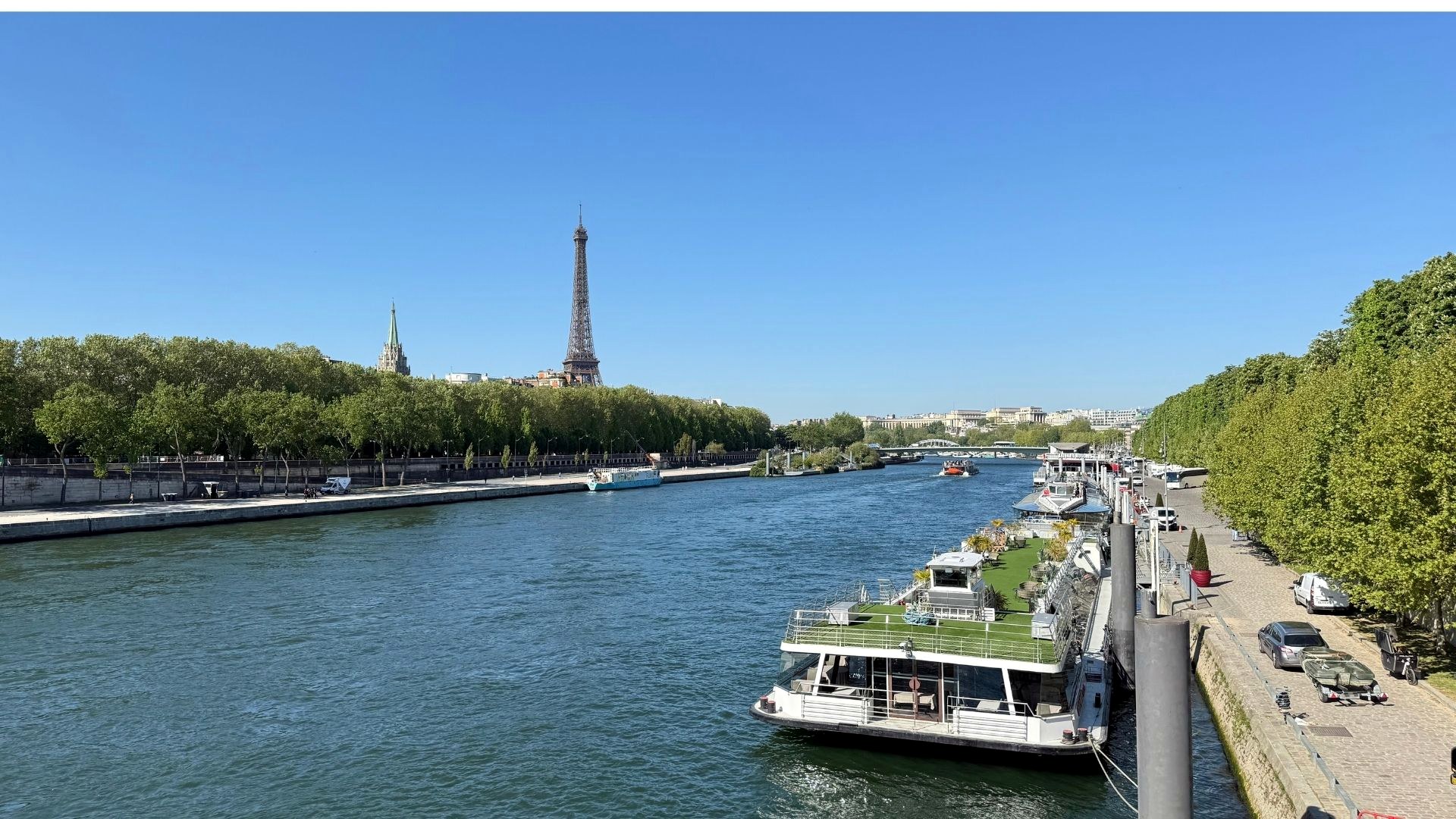 La Seine et la tour Eiffel à Paris