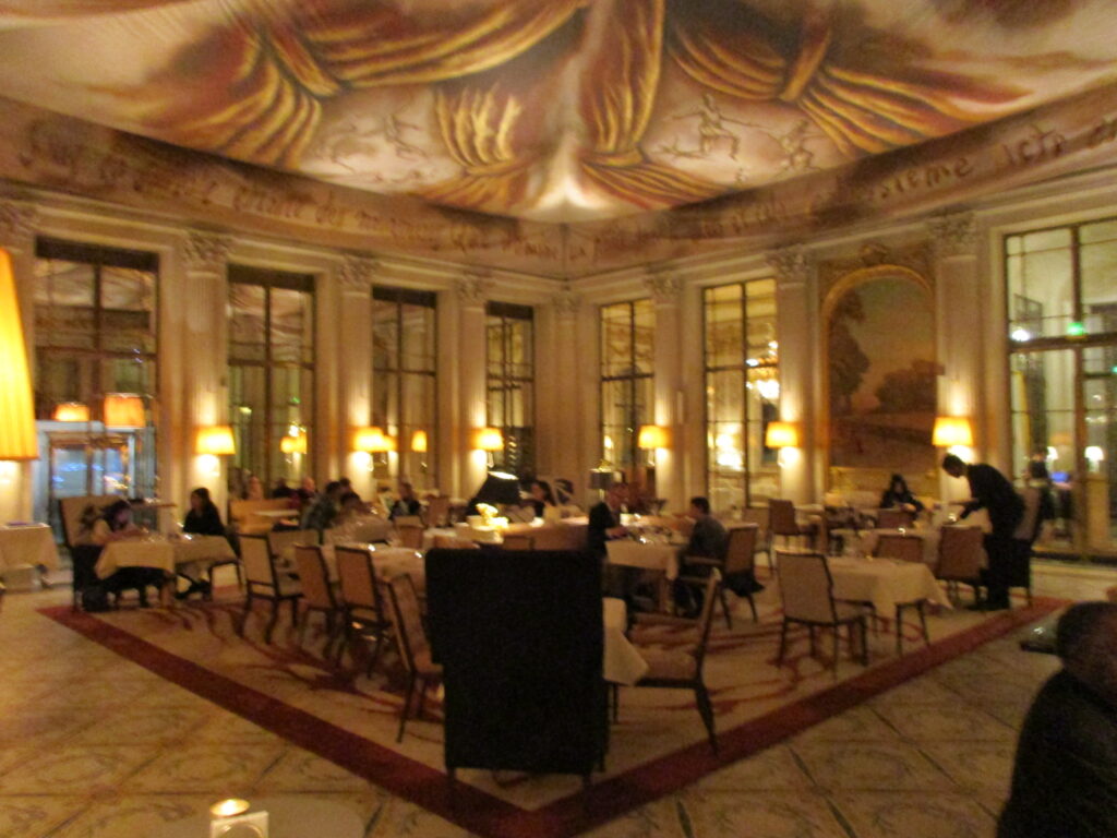 Restaurant Le Dalí à l'intérieur du Meurice