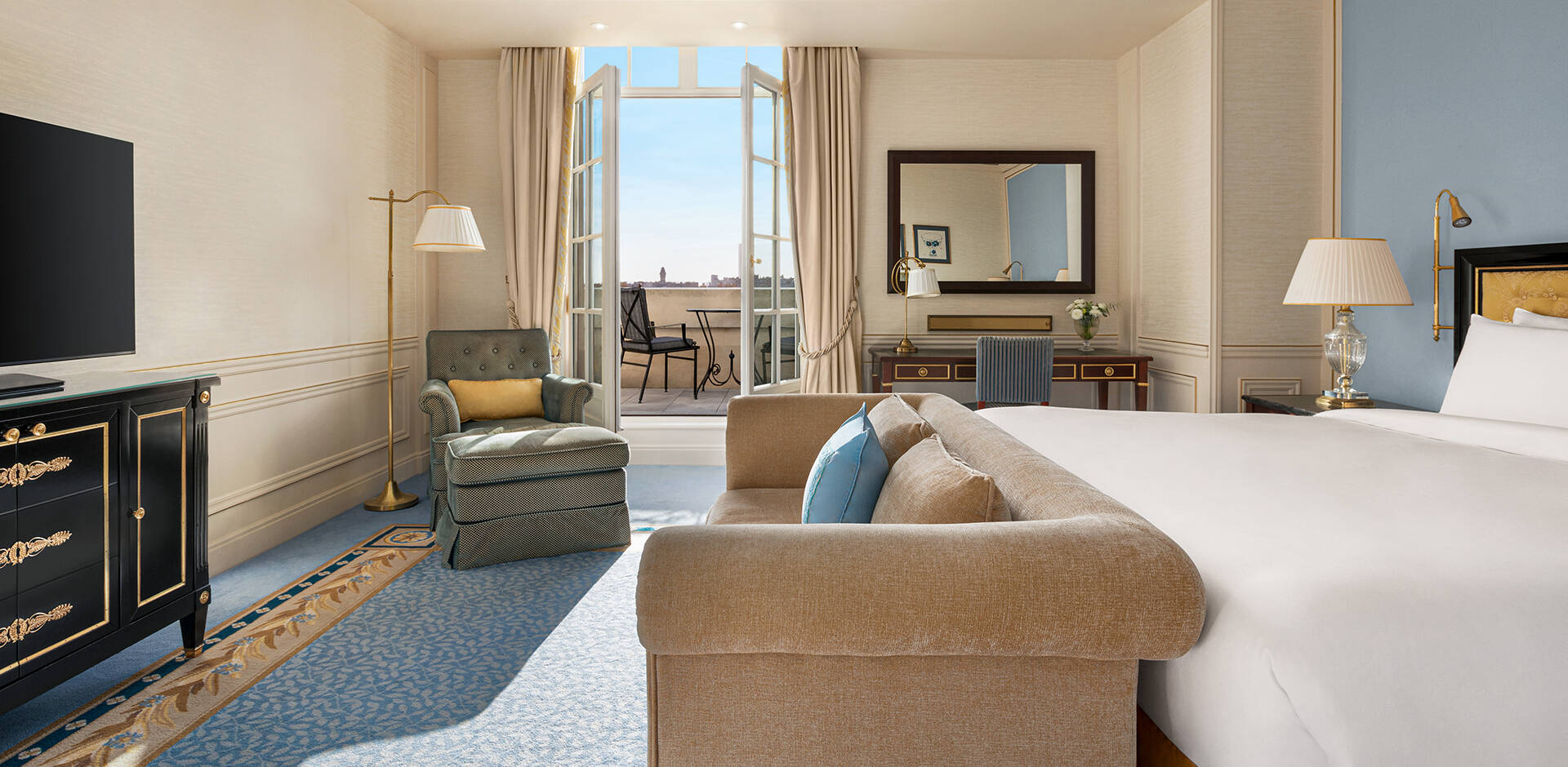 Private terrace with Eiffel Tower view at Shangri-La Paris