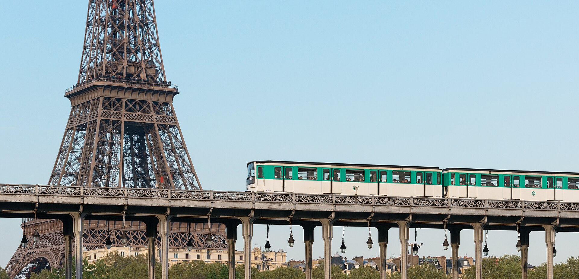 Bir-Hakeim Metro and Eiffel Tower