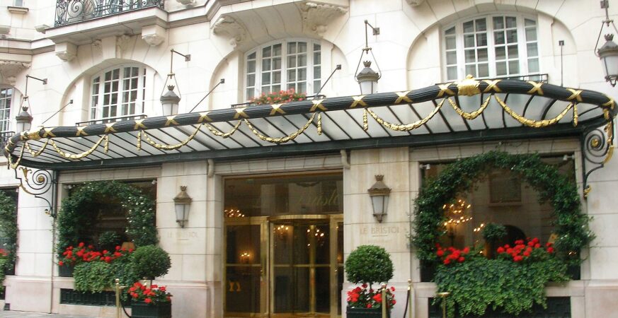 واجهة Le Bristol Paris — في فوبور سانت أونوريه