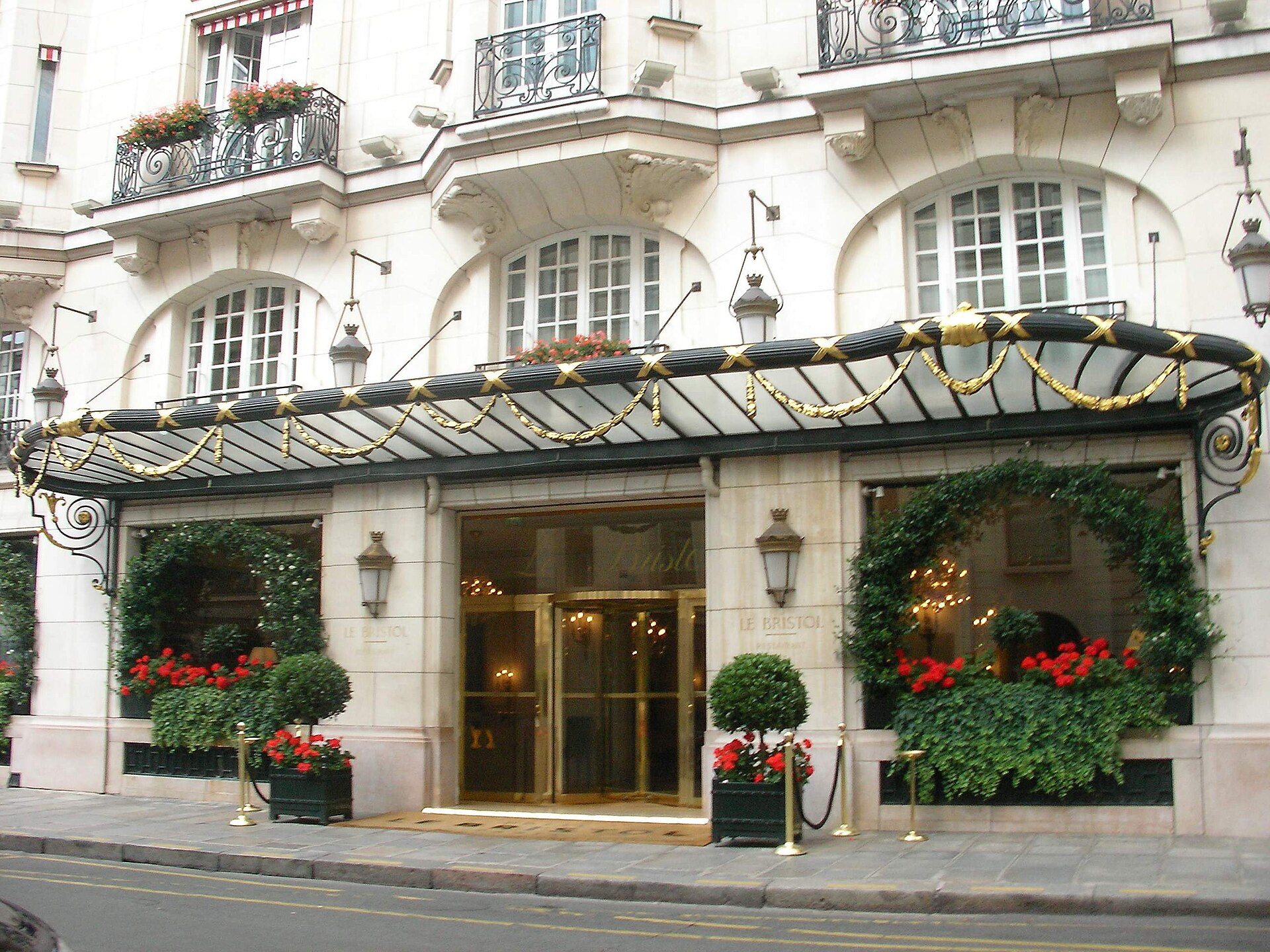Le Bristol Paris exterior — on rue du Faubourg Saint-Honoré