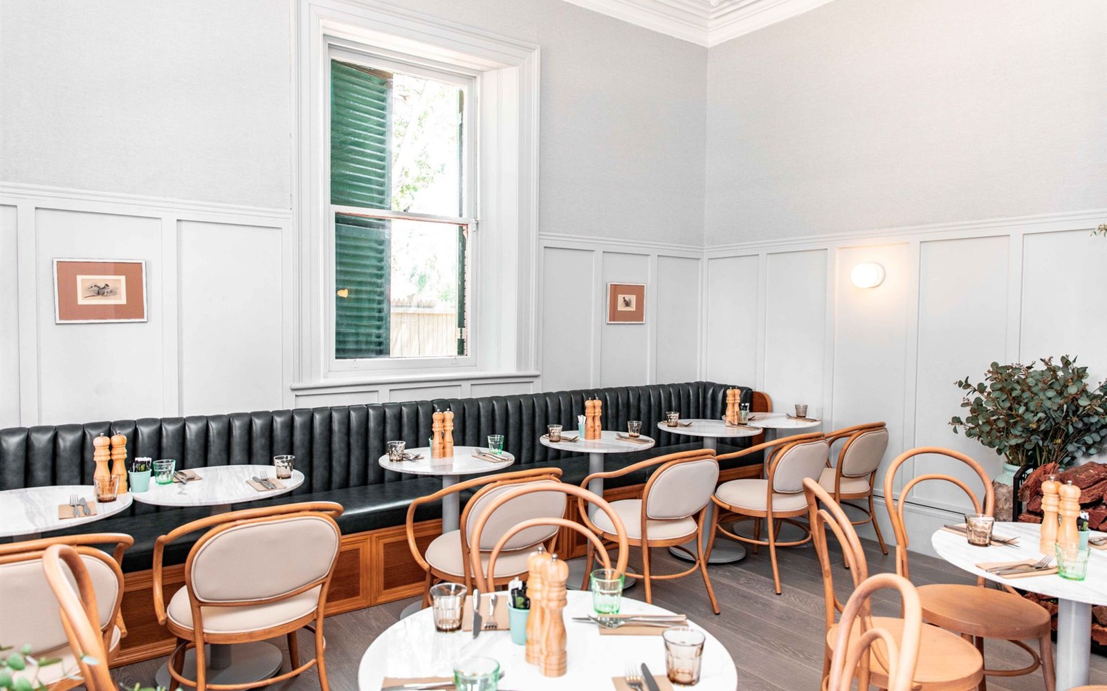 Ambiance de restaurant — photographie d’illustration.