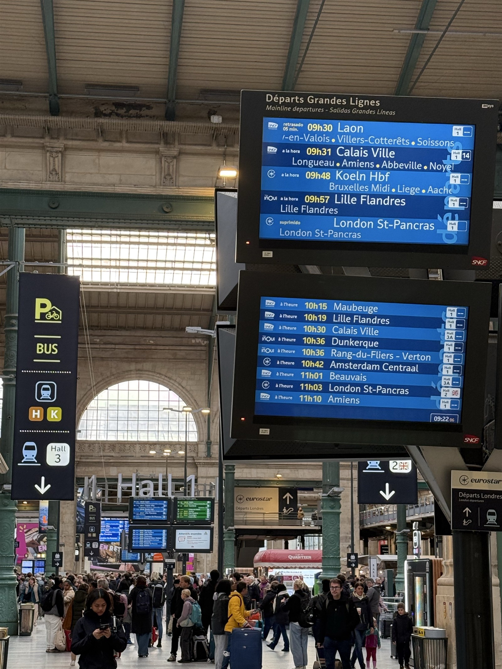 Departure board showing London Amsterdam and Cologne at Gare du Nord