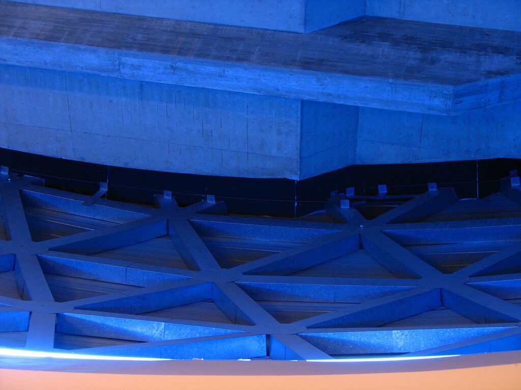 Intérieur de la Géode à la Cité des sciences et de l’industrie à Paris