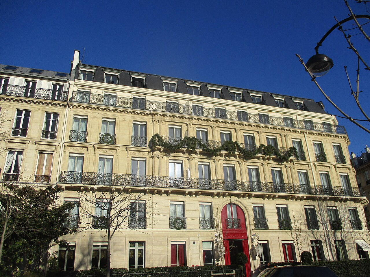 La Réserve Paris – Hotel and Spa exterior at 42 avenue Gabriel, 75008 Paris