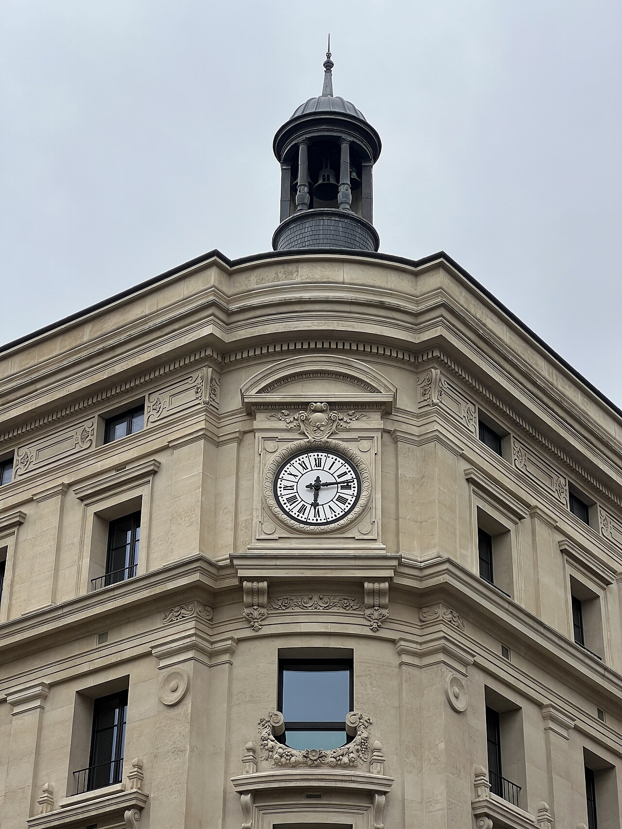 Poste du Louvre building, home to Hôtel Madame Rêve, photographed in 2024