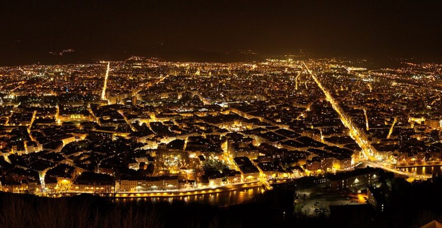 Night panorama of Grenoble seen from the Bastille