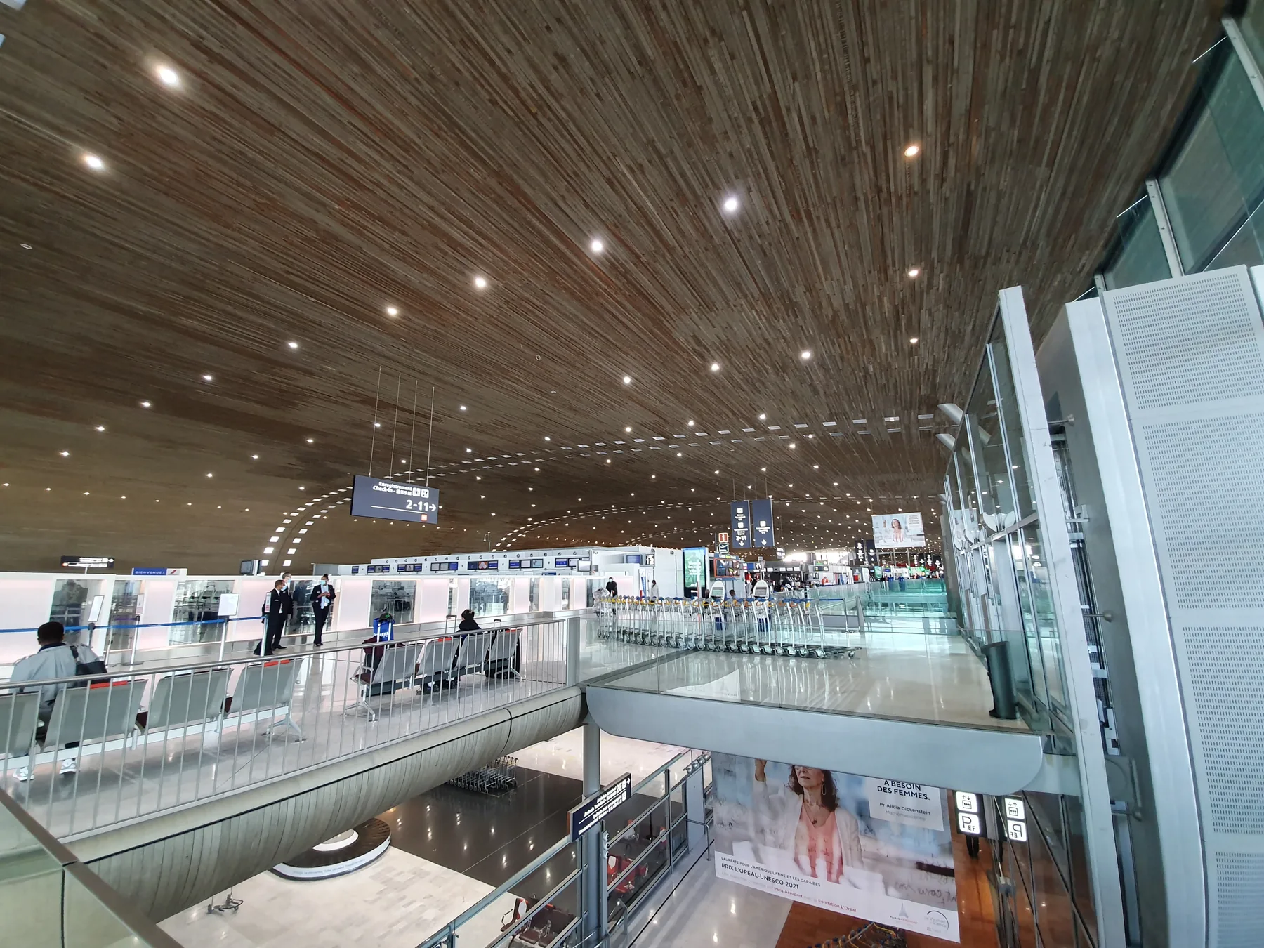 cdg terminal 2e hero