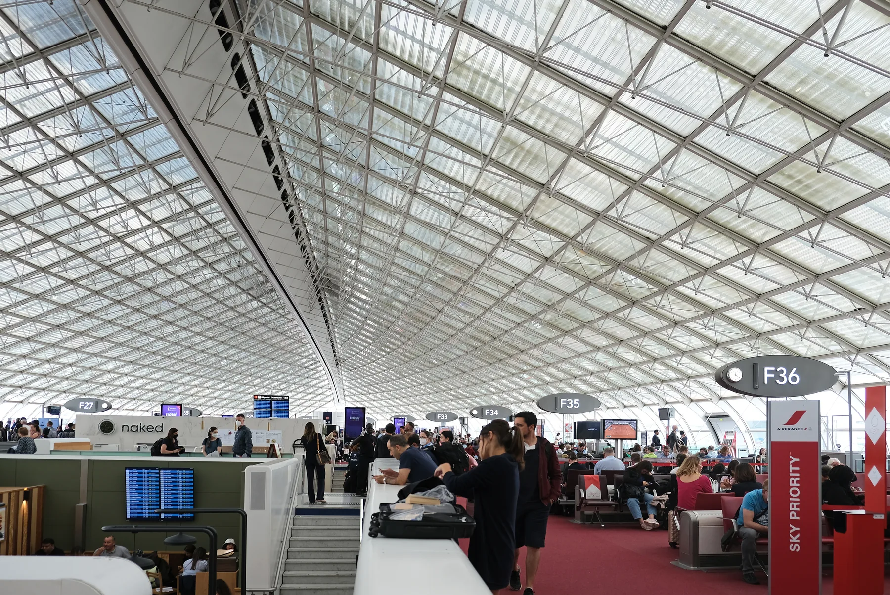 cdg terminal 2f hero