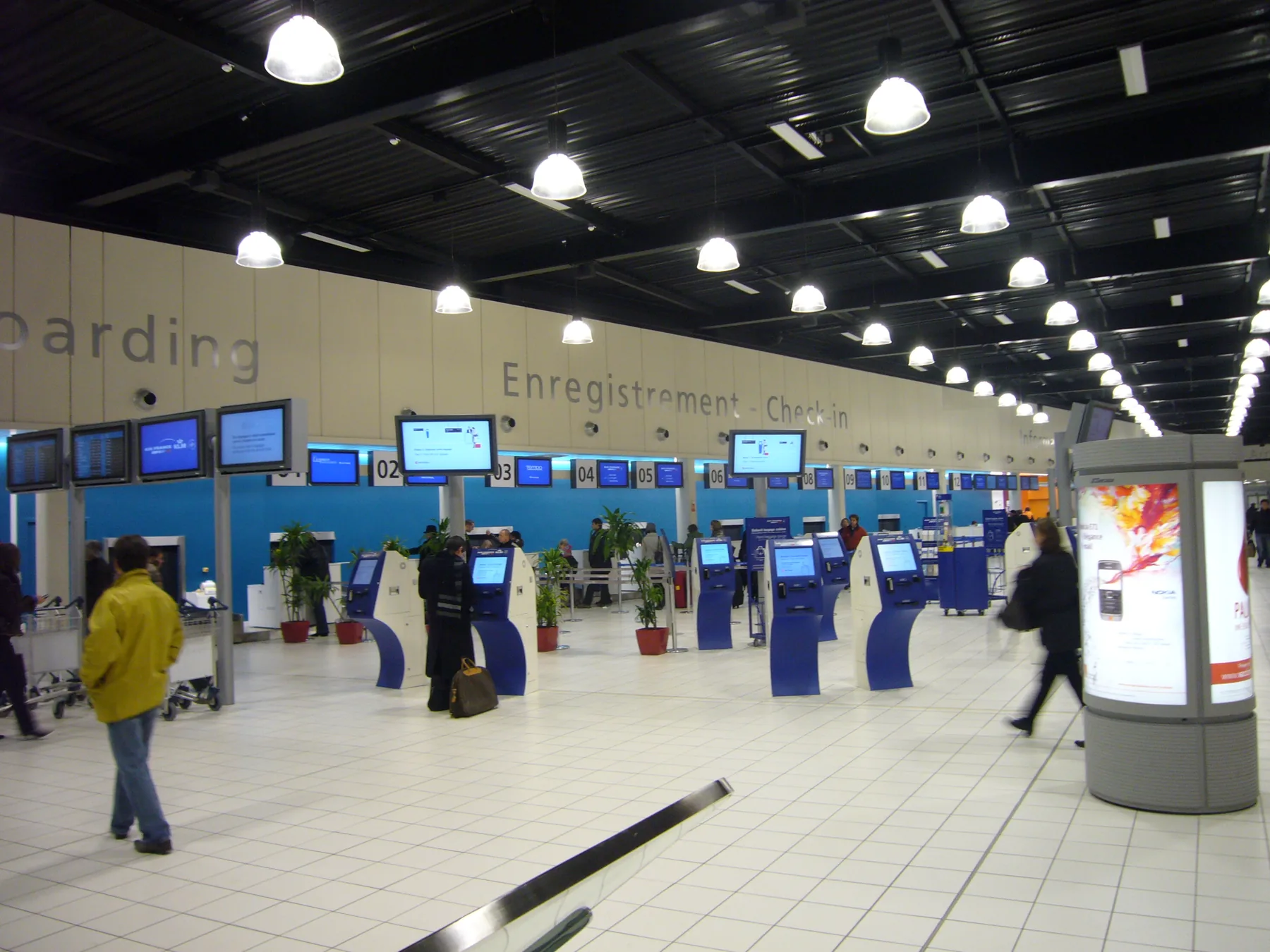 Paris-CDG Terminal 2G Guide: Regional Flights, N2 Shuttle and 2027 Name — terminal view