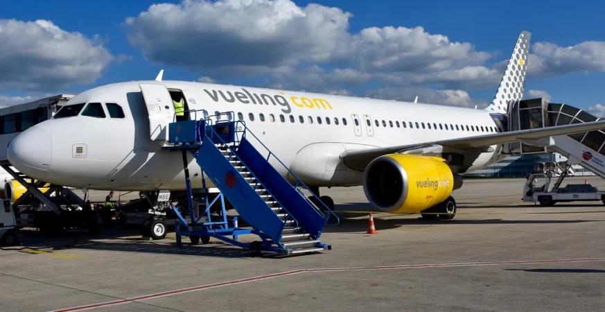 Vueling Airbus A320 at Paris Charles de Gaulle Terminal 3
