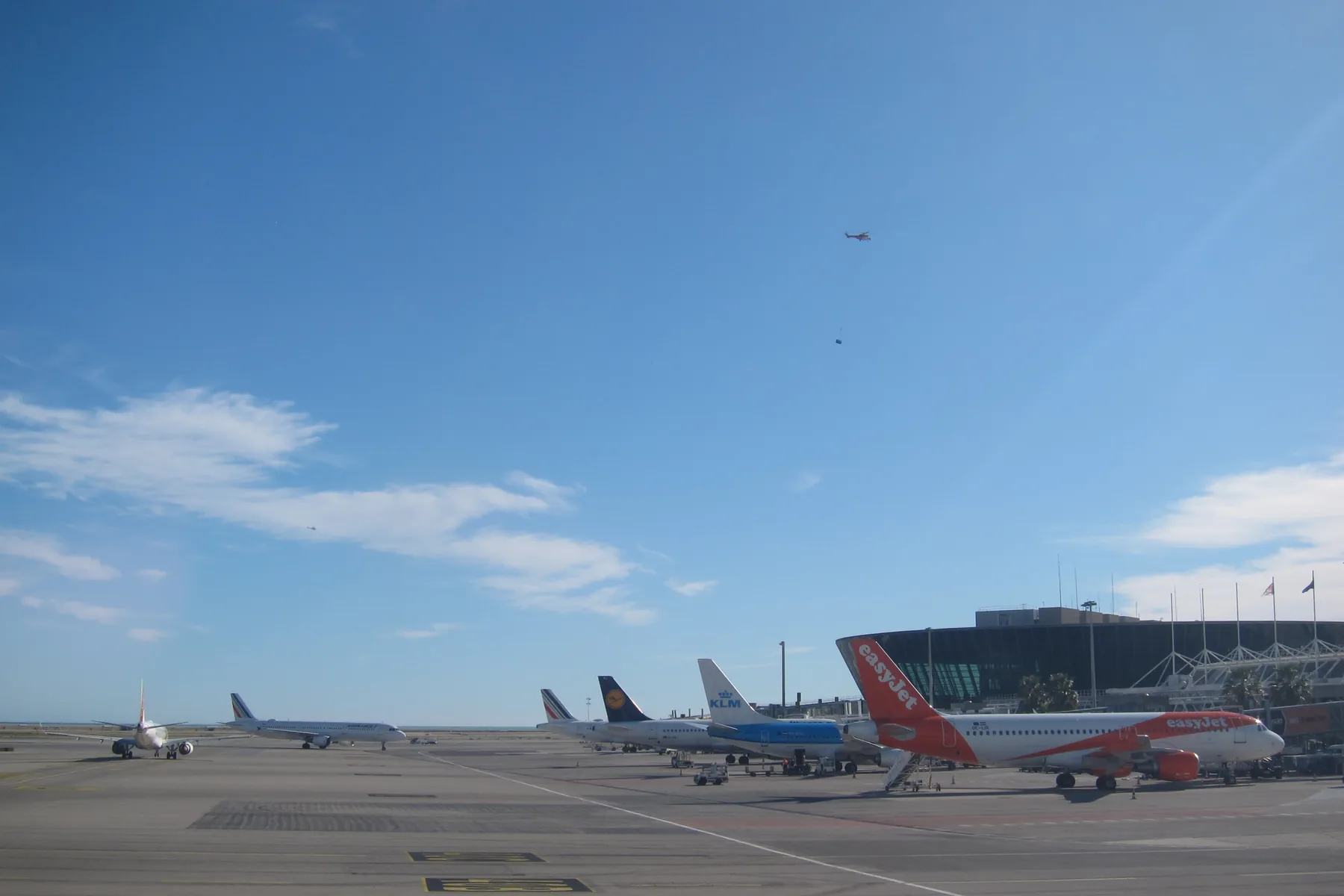 Nice Airport Terminal 2 After Its 2026 Extension: Airlines and Complete Guide — terminal view