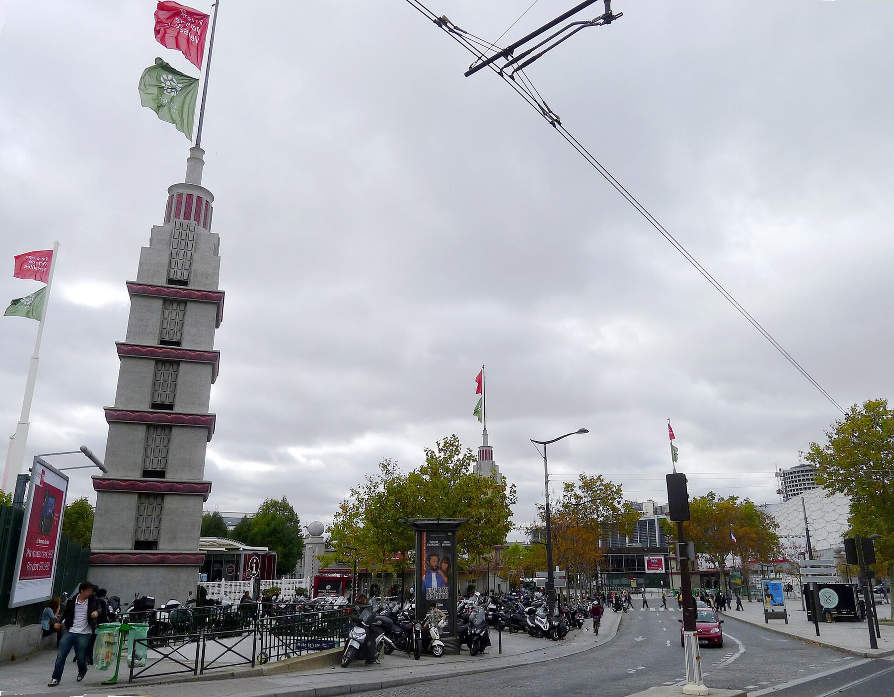 Paris Expo Porte de Versailles — مشهد خارجي