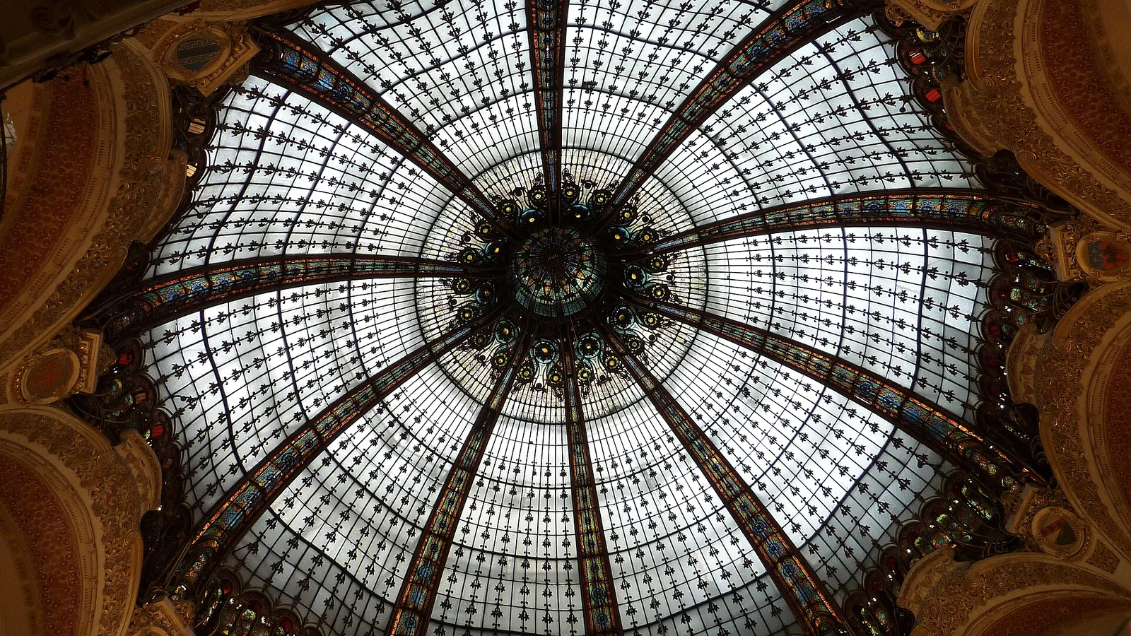 Galeries Lafayette Haussmann Art Nouveau dome
