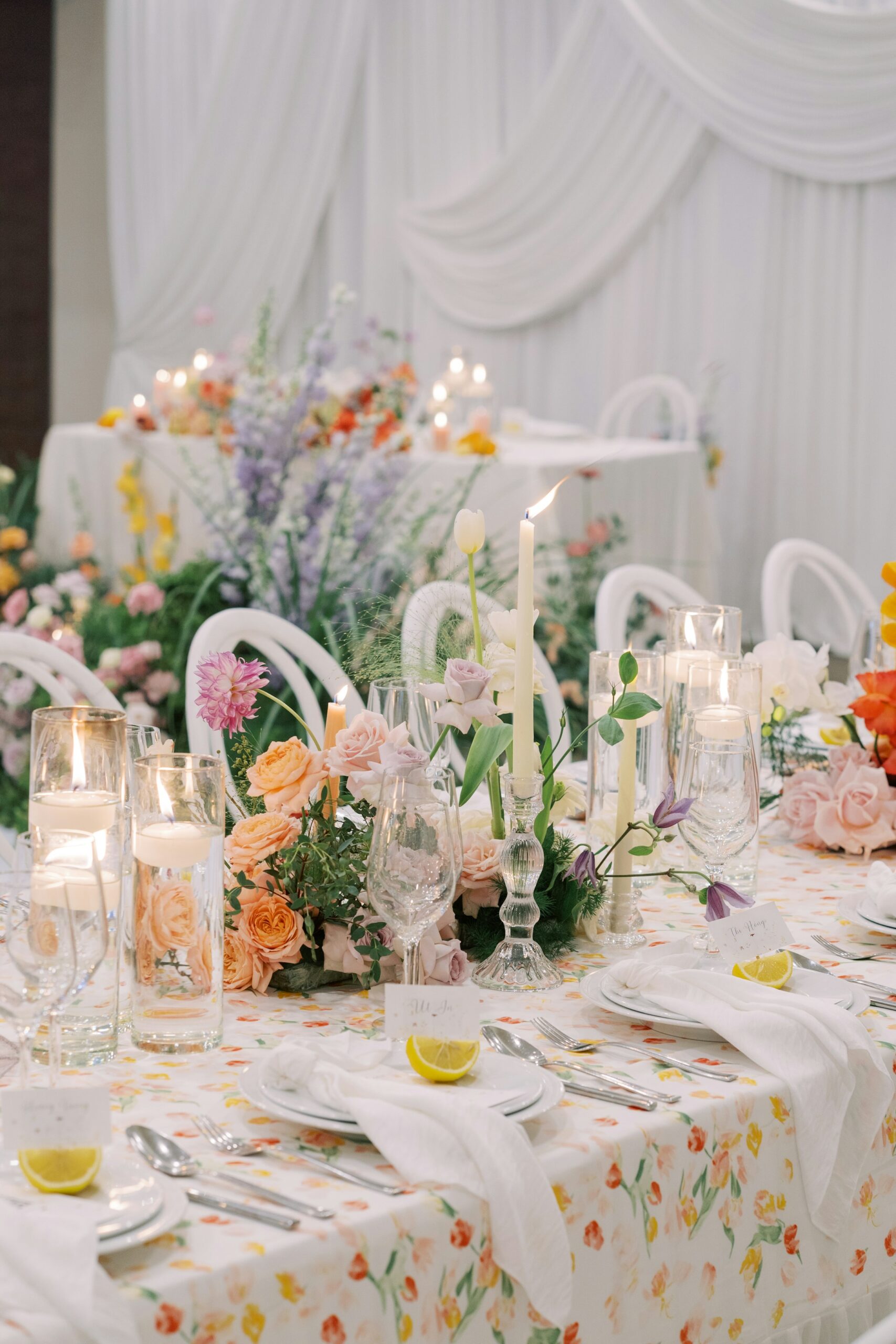 Elegant wedding table for a Paris wedding budget guide