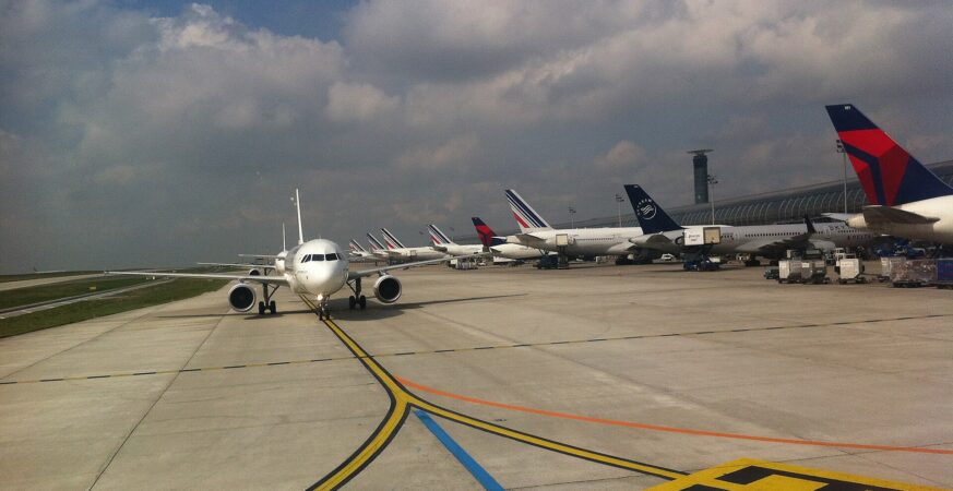 Charles-de-Gaulle Airport airliners