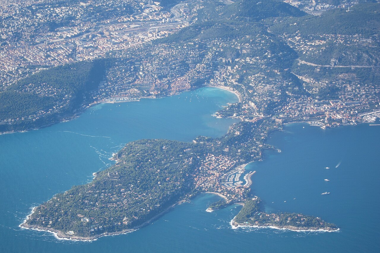 Grand-Hôtel du Cap-Ferrat, A Four Seasons Hotel and its French Riviera setting — view 6