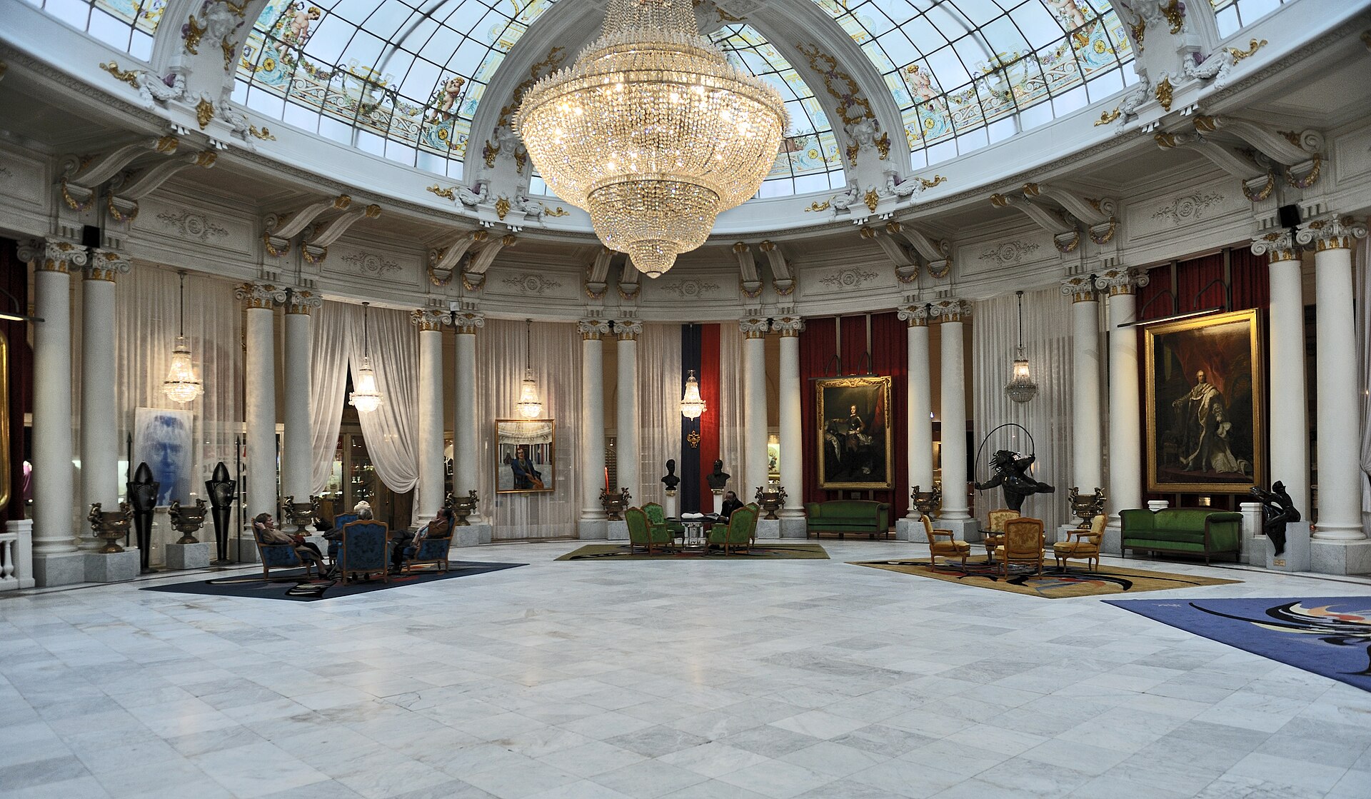 Le Negresco ومحيطه على الريفييرا — المشهد 1