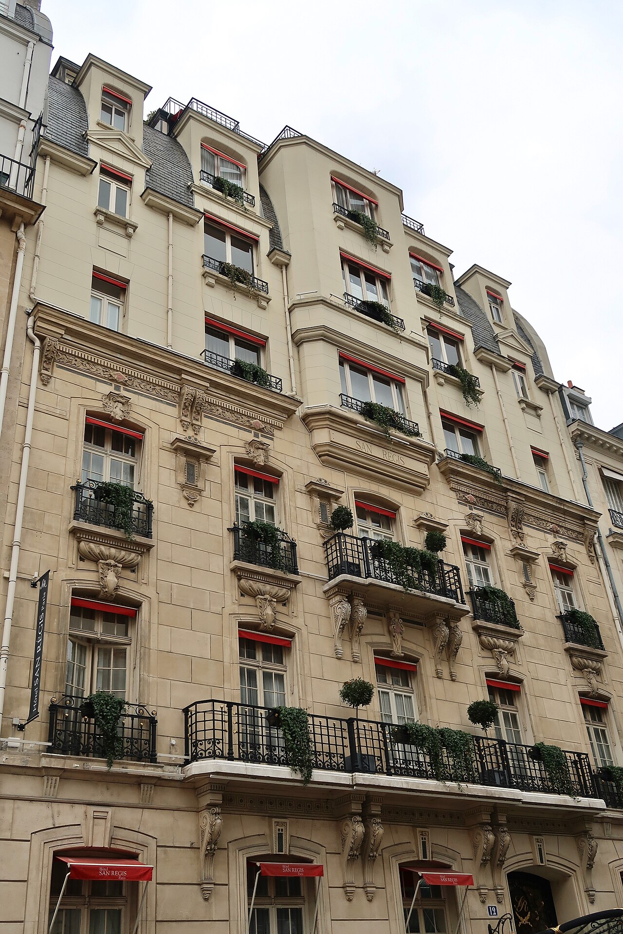Hôtel San Régis Paris exterior at 12 rue Jean Goujon, 75008 Paris