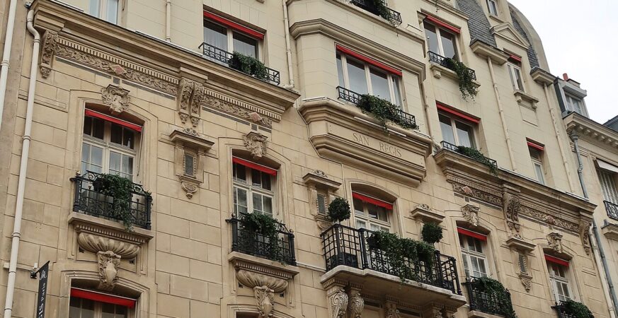 Façade de Hôtel San Régis Paris — 12 rue Jean Goujon, 75008 Paris
