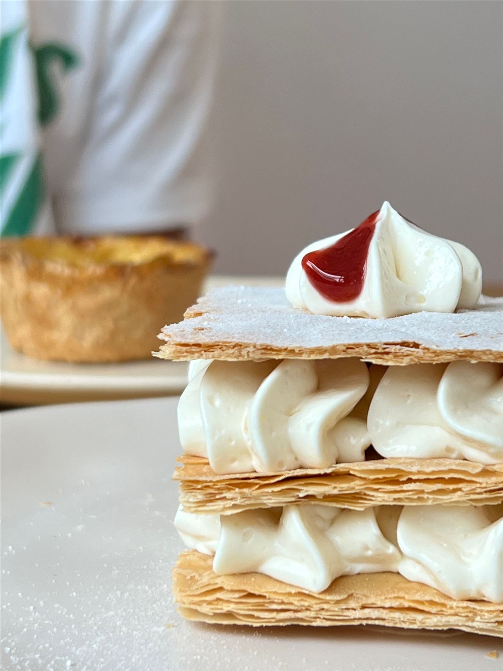 Mille-feuille with crisp pastry and cream